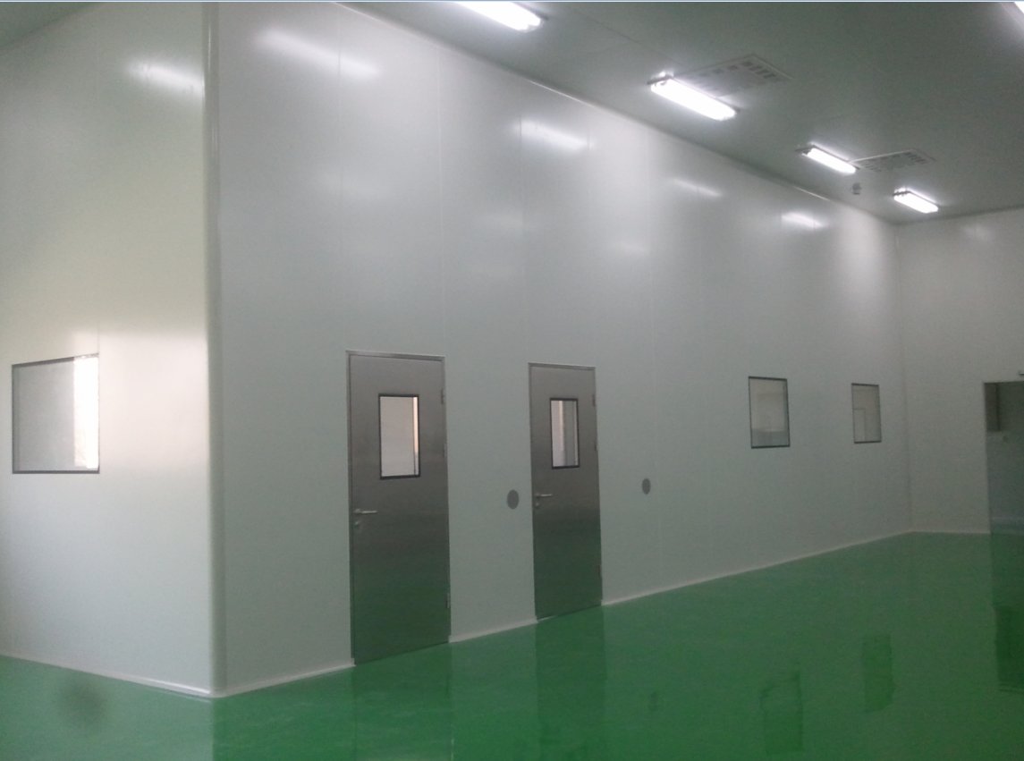 手工彩鋼板配套鋼制門(mén)窗施工案例